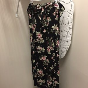 Tie front skirt with 2 side slits